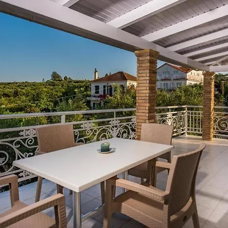 Apartament Krystalia's House *