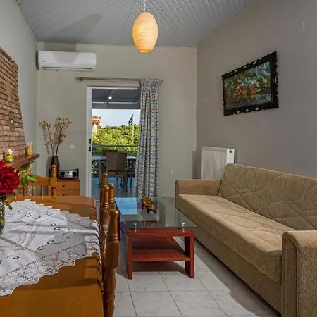 Krystalia's House アパート