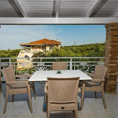 アパート Krystalia's House