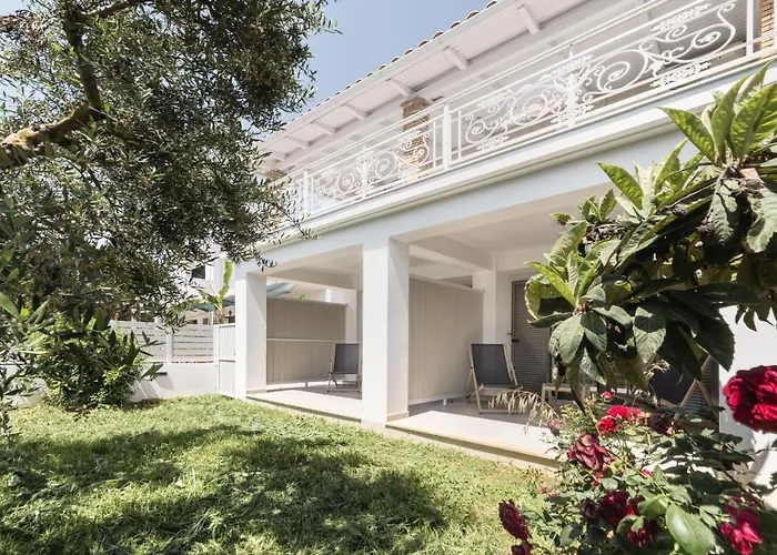 Krystalia's House *
